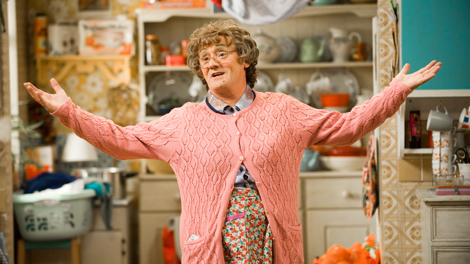 Brown's. Мальчики миссис Браун. Mrs. Brown Арчи Браун. Mrs Brown's boys домашние штаны. Mrs Brown will look after the Baby.